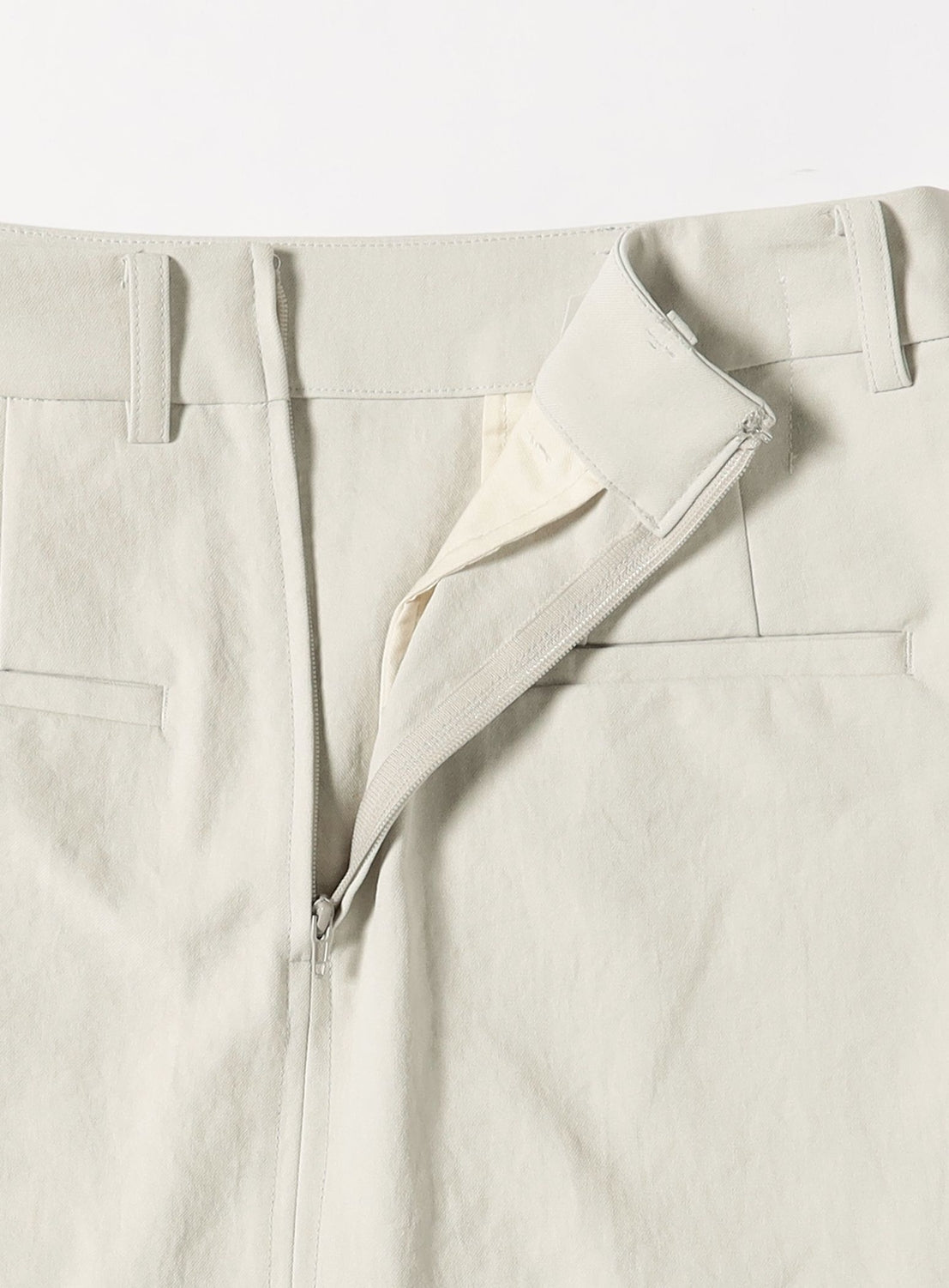 AK+1 / Front Panel Skirt