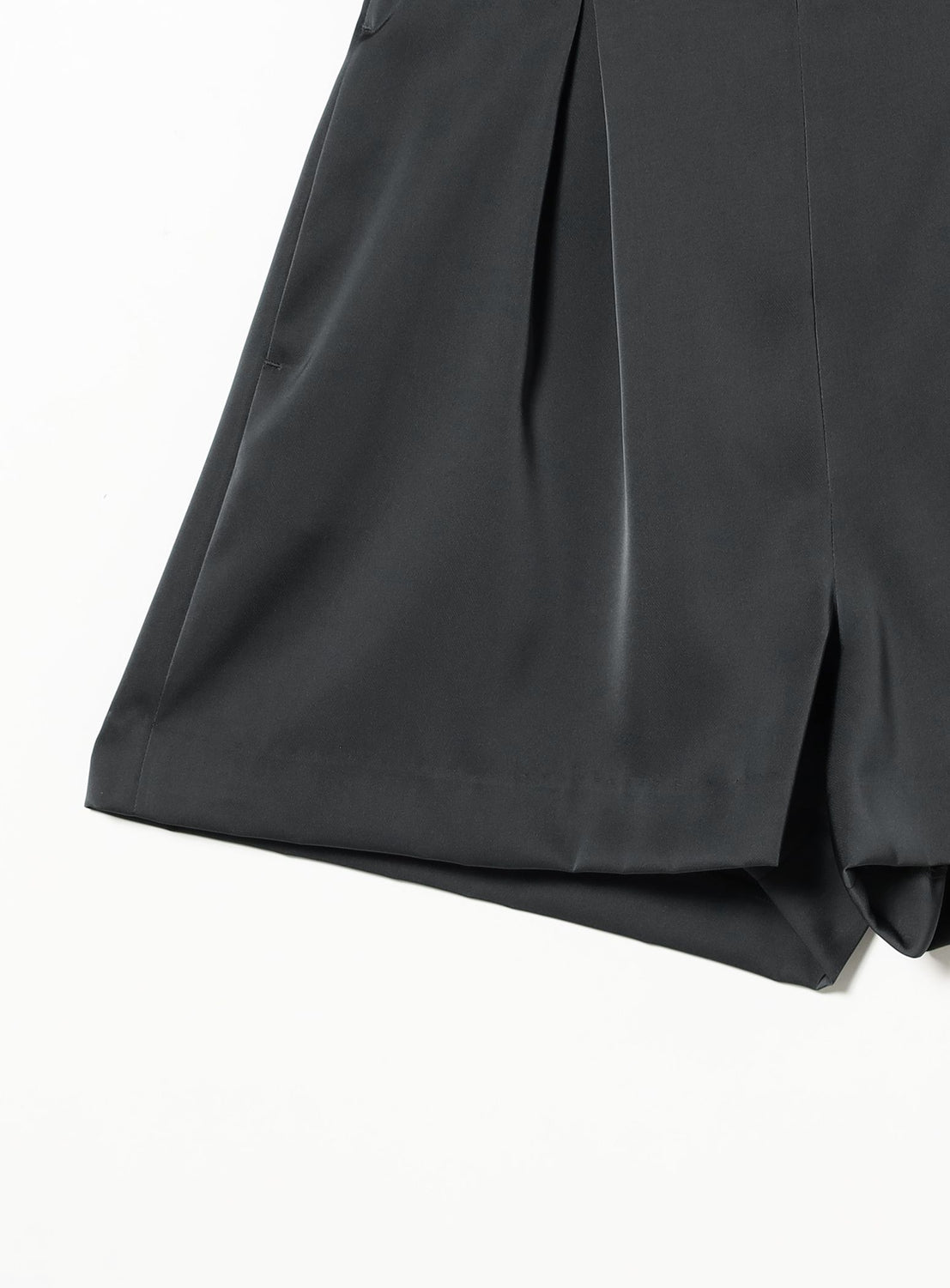 BEAMS SALON / Silky Mini Shorts