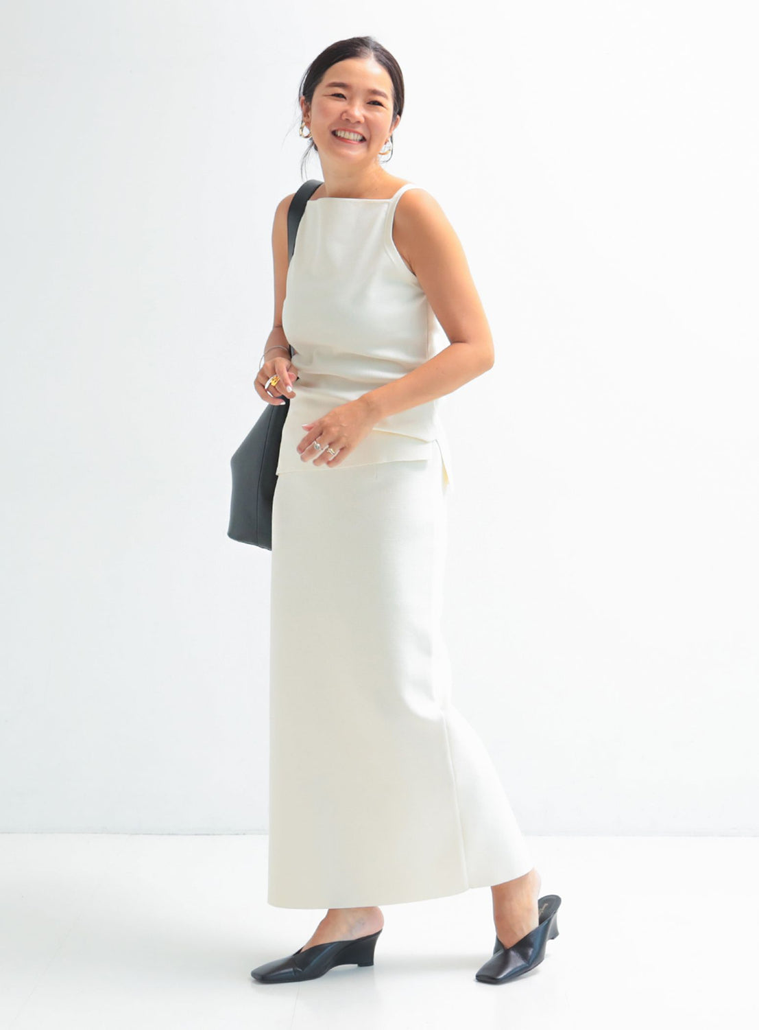 Simple Tight Knit Skirt .M