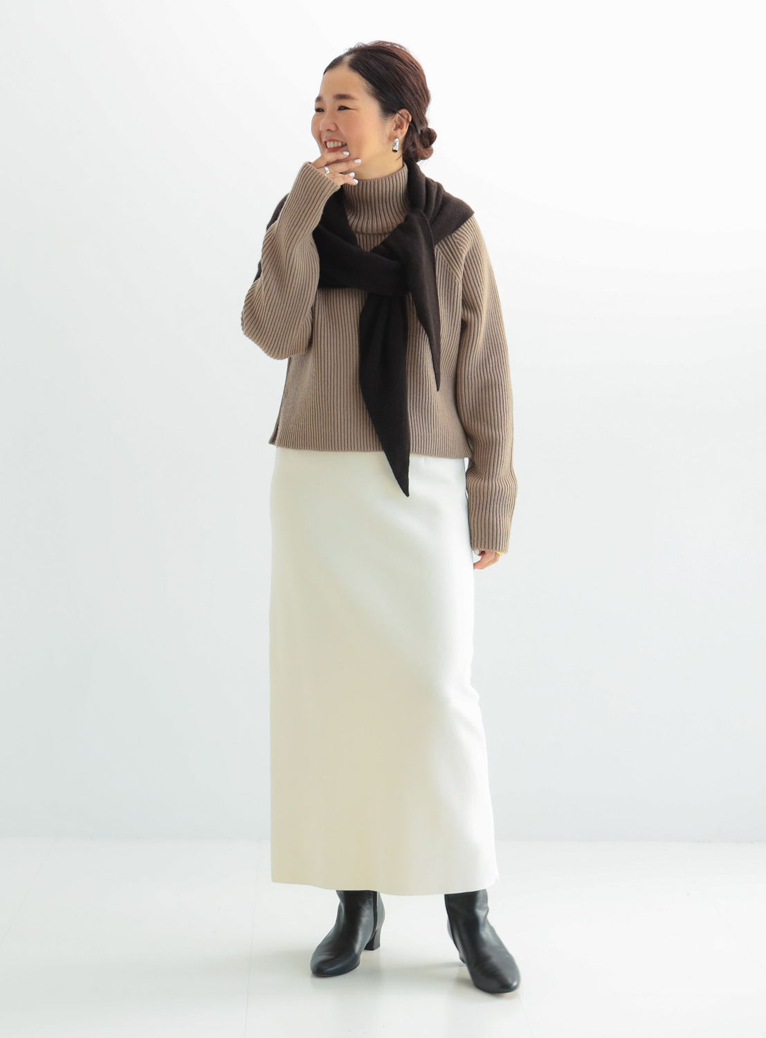 Simple Tight Knit Skirt .M