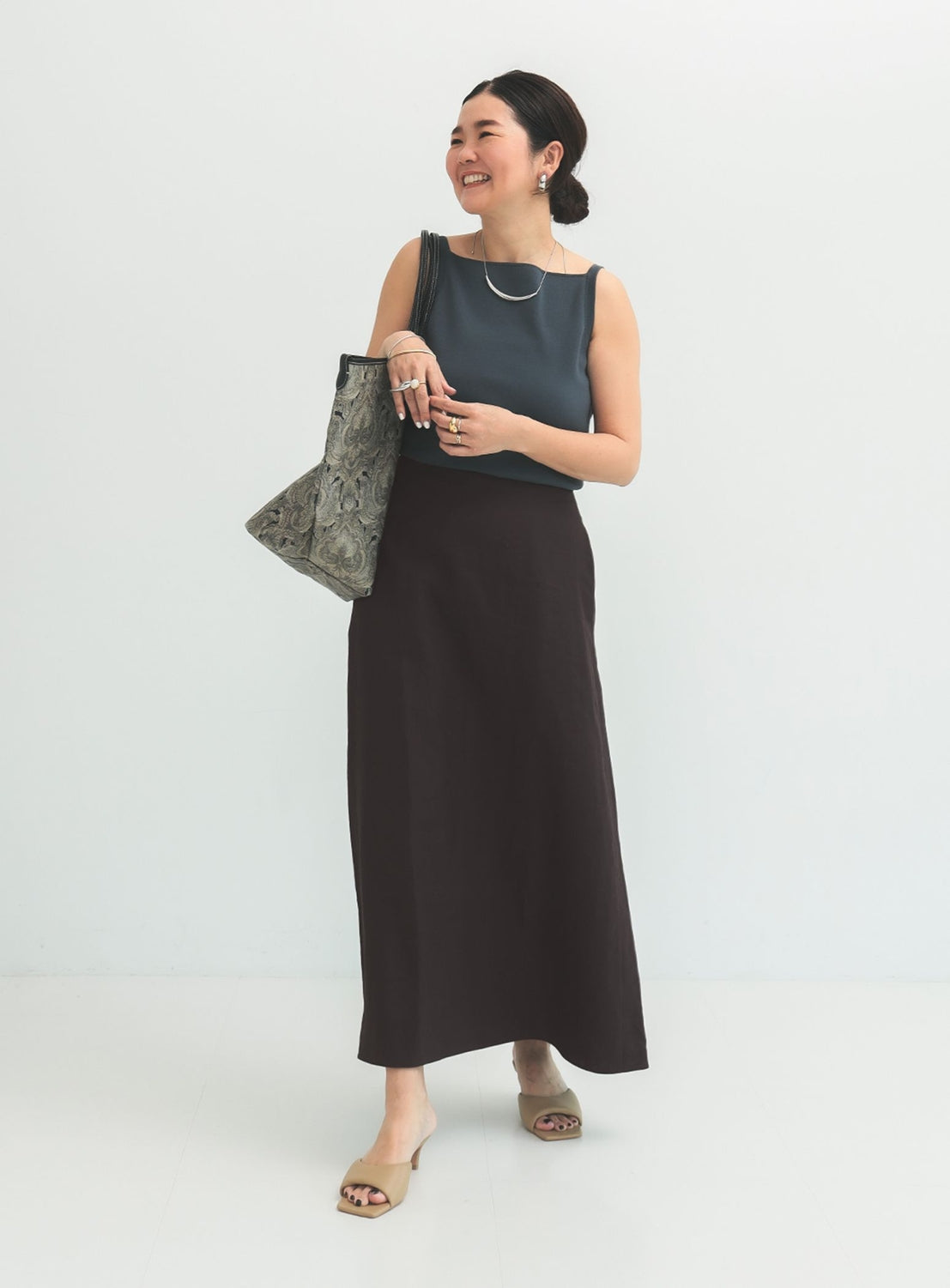 Simple Linen Skirt .M