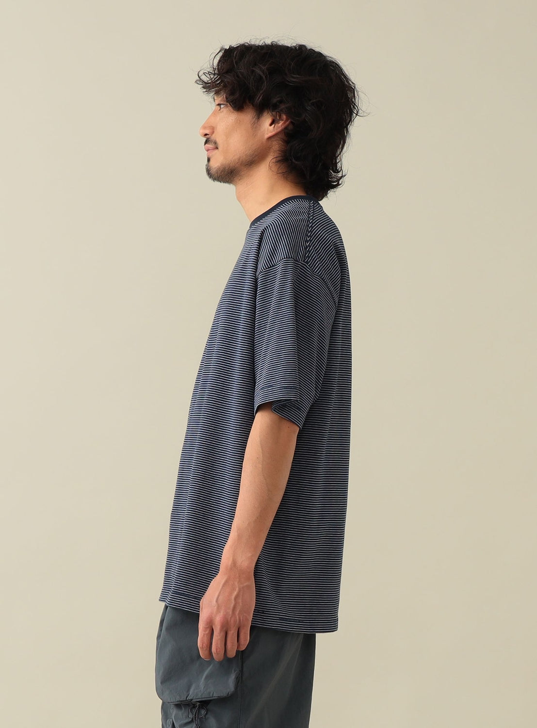 เสื้อยืดแขนสั้นคอกลมลายทาง Hawkinson