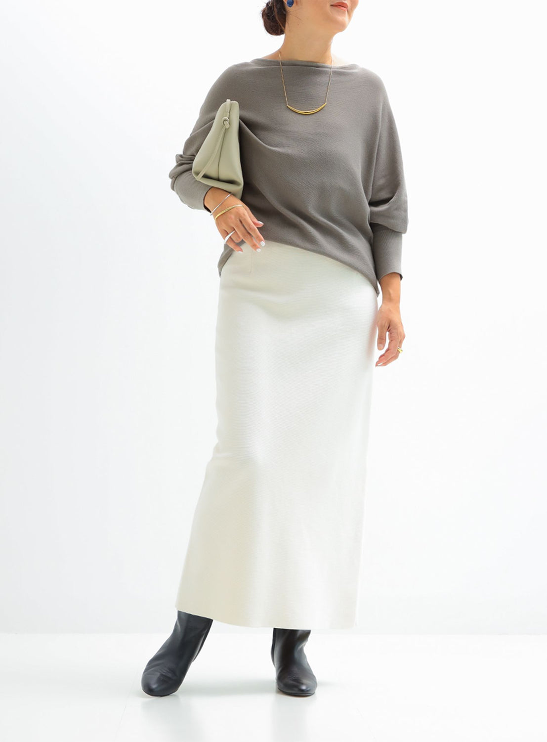 Simple Tight Knit Skirt .M