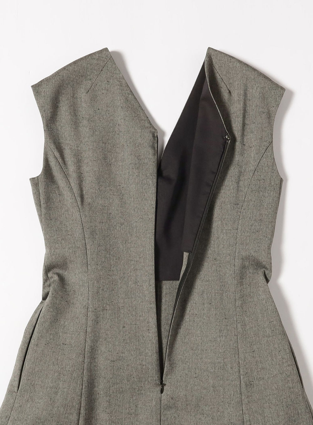 AK+1 / V-Neck Flare Sleeveless Dress