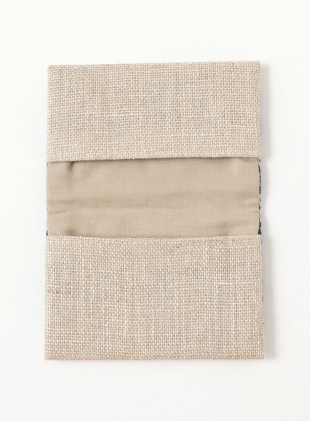 【Exclusive】Hirosaki Kogin Institute / Naturally Dyed Folding Business Card Case