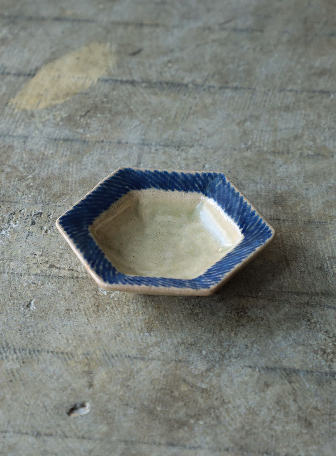 Shimaoka Pottery / Kei Shimaoka "Fuchi Zogan" Large Hexagonal Plate