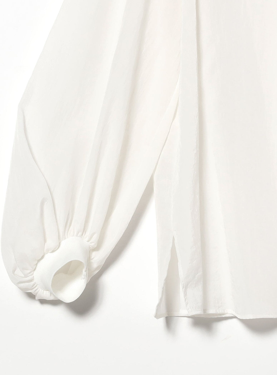 AK+1 / Crew Neck Ribbed Blouse