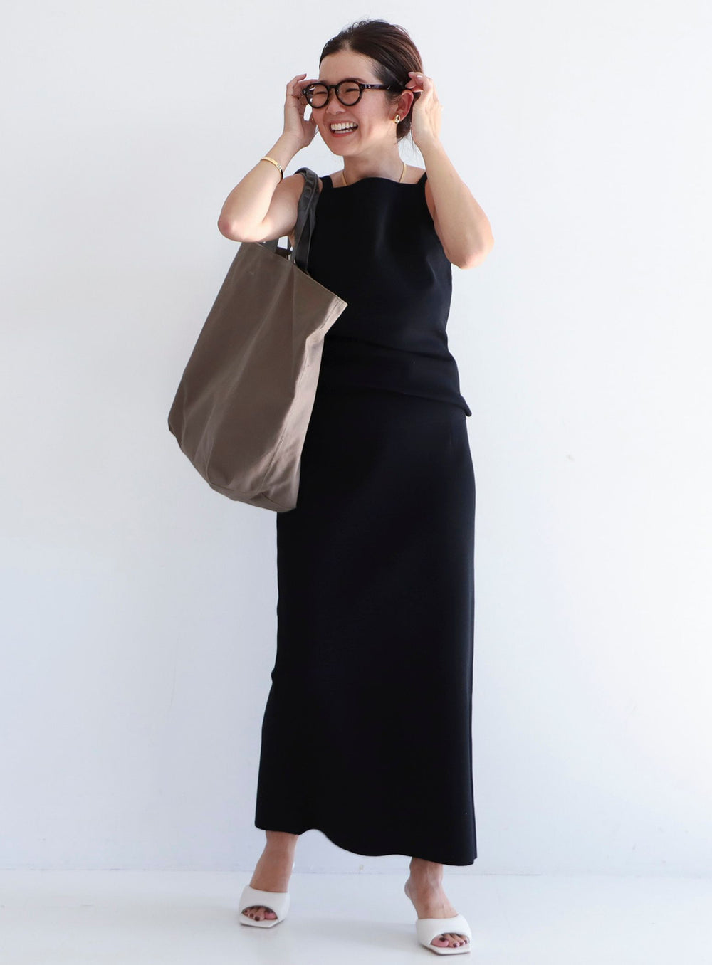 Simple Tight Knit Skirt .M