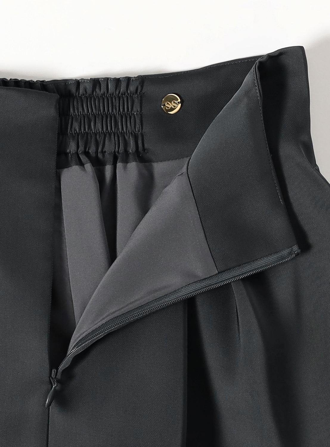 BEAMS SALON / Silky Mini Shorts