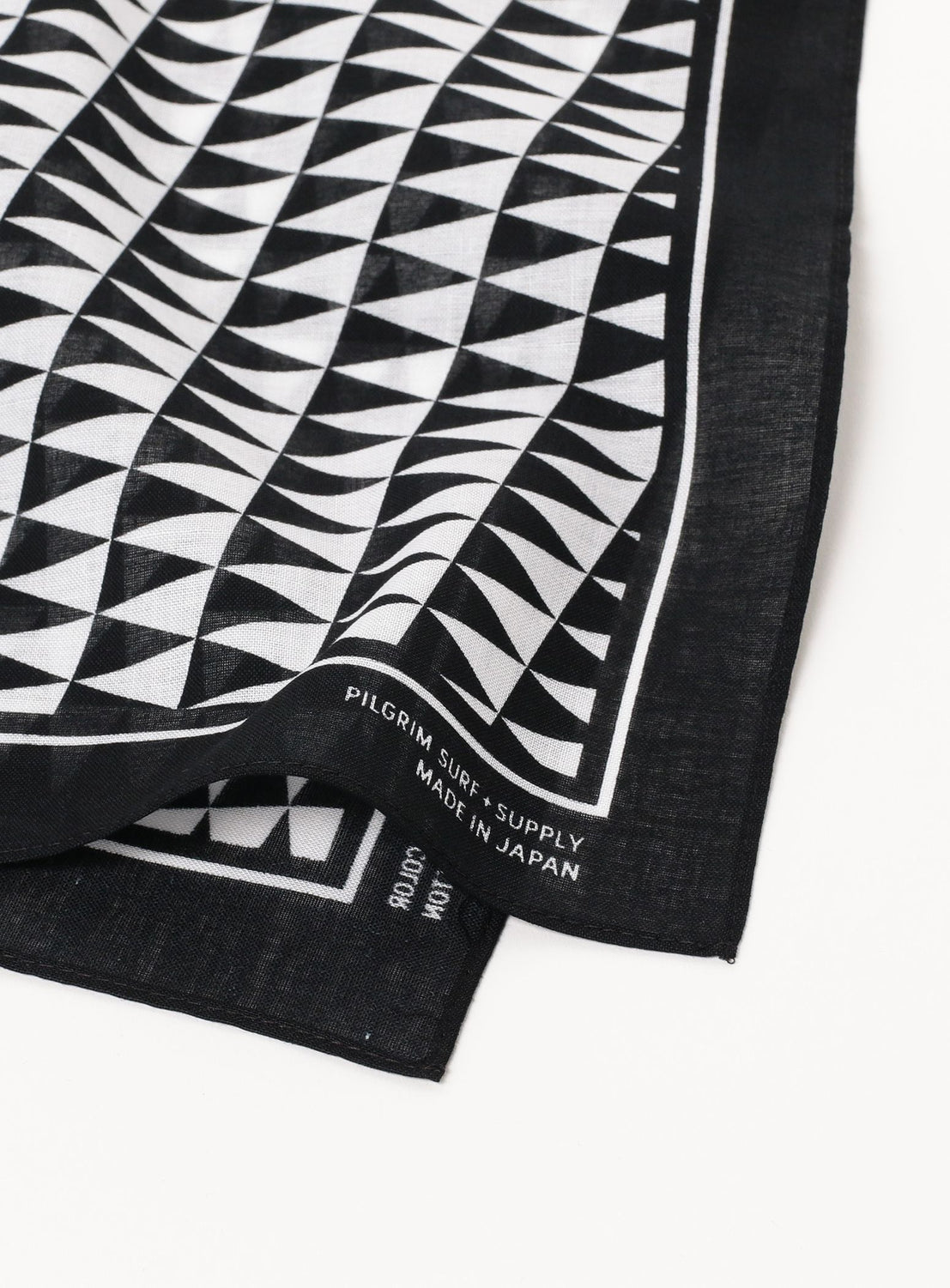 Pennant Checker Bandana