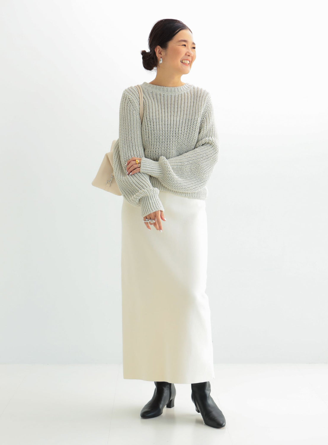 Simple Tight Knit Skirt .M