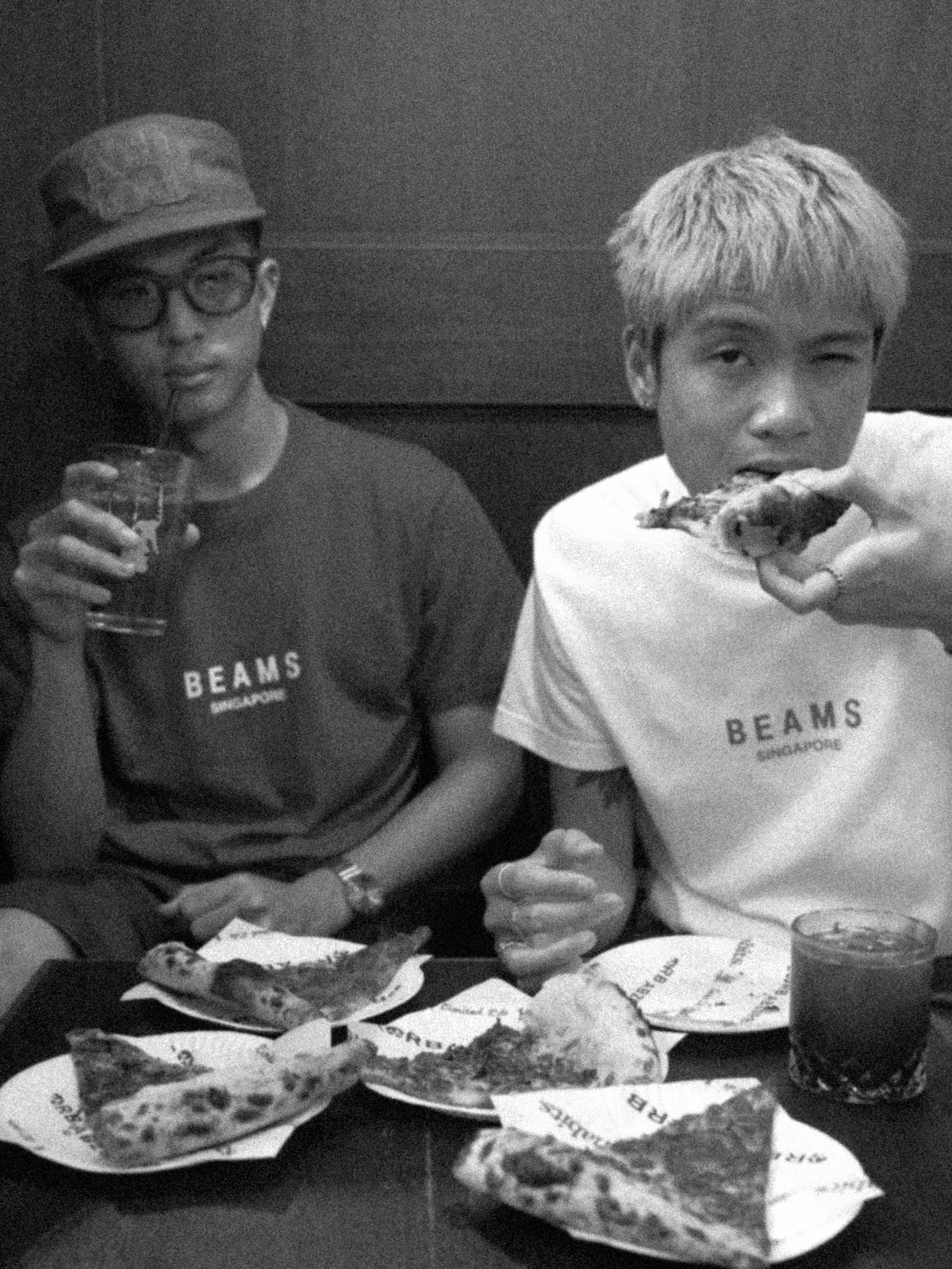 เสื้อยืด BEAMS x SINGAPORE