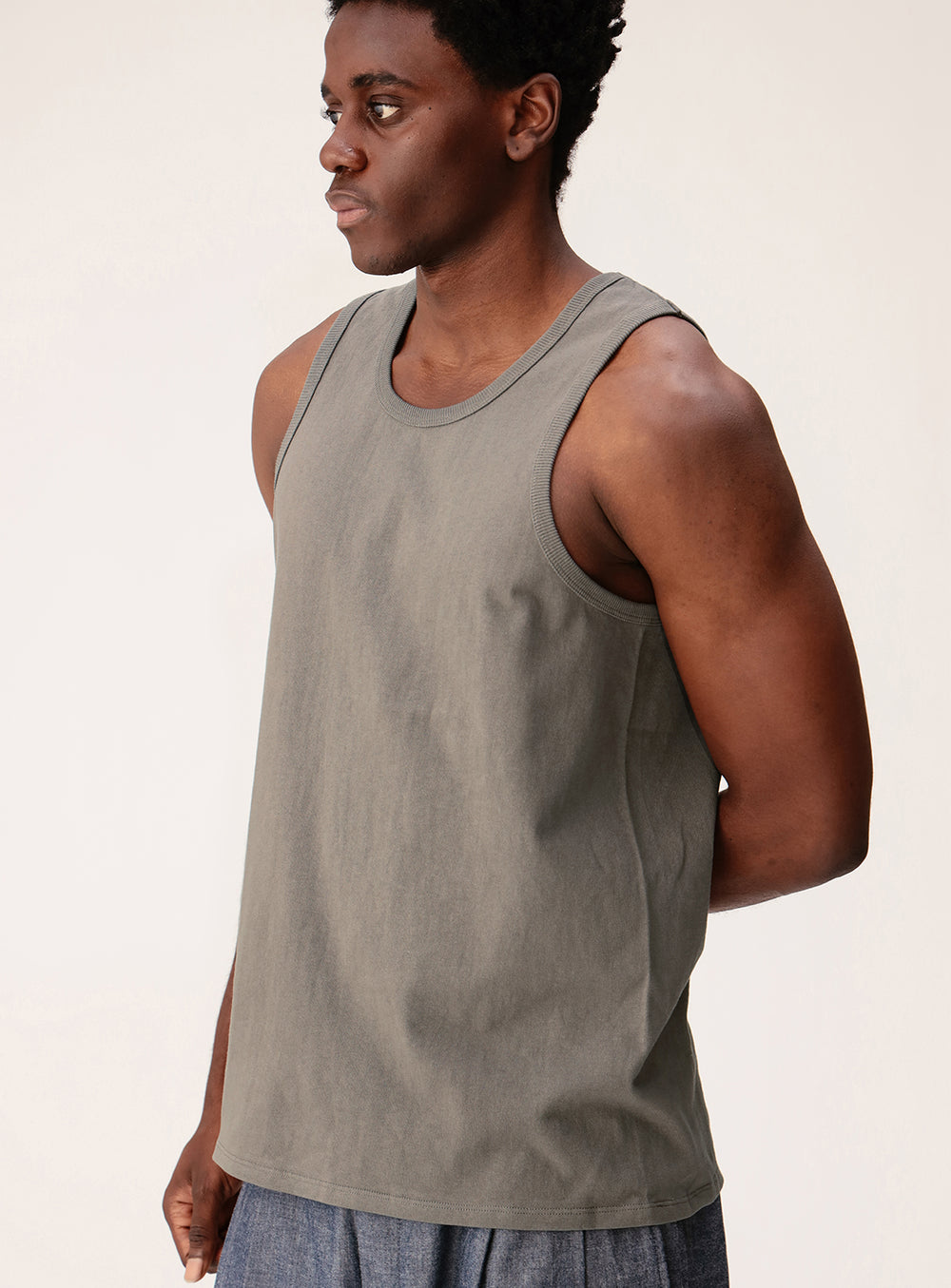 เสื้อกล้าม BEAMS ทรงหลวม