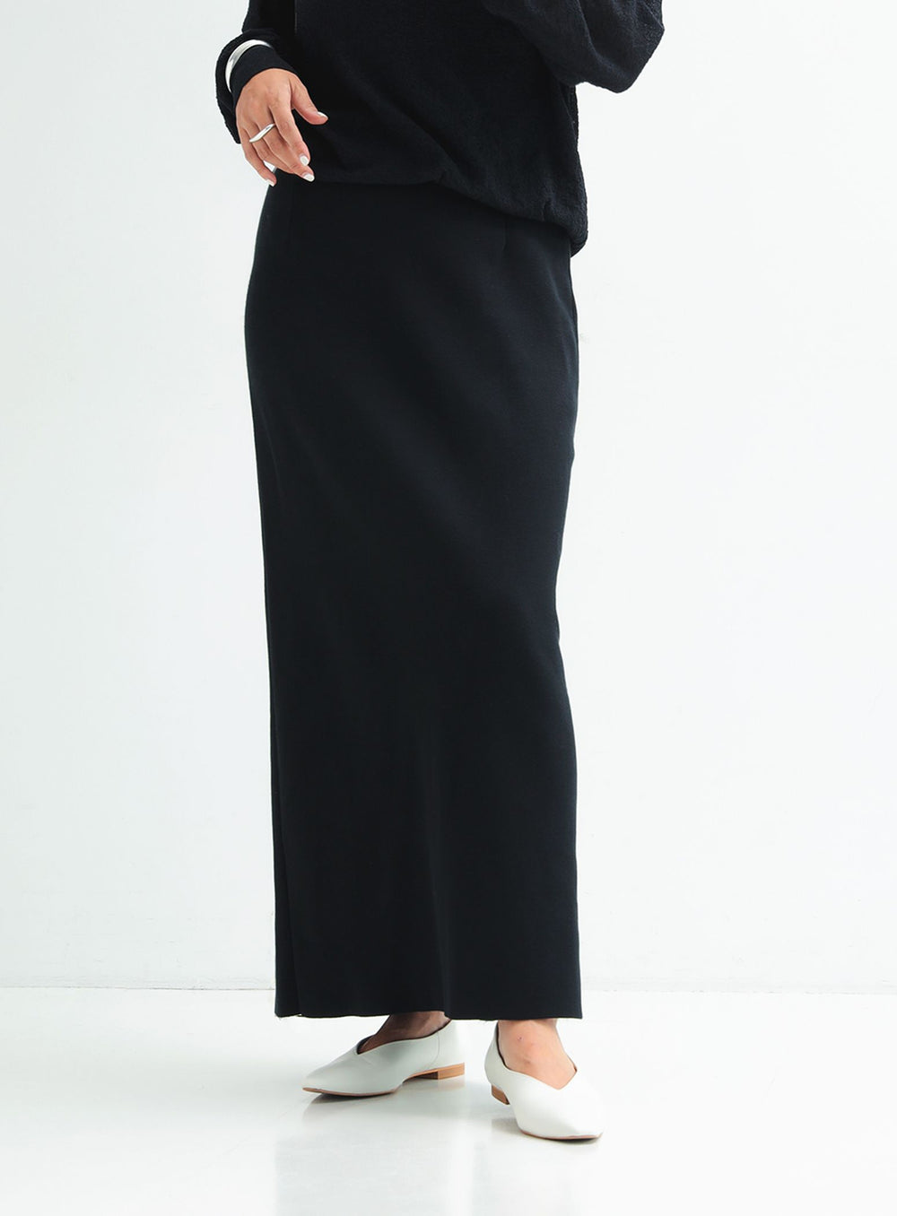 Simple Tight Knit Skirt .M