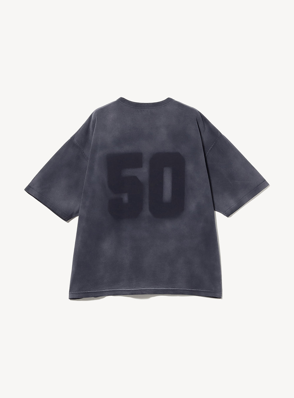 เสื้อยืดคอกลมลายตัวเลขฟอกสี ทรงโอเวอร์ไซส์สั้น