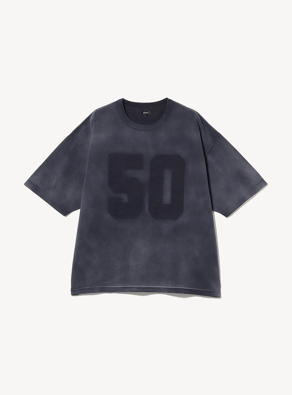 เสื้อยืดคอกลมลายตัวเลขฟอกสี ทรงโอเวอร์ไซส์สั้น
