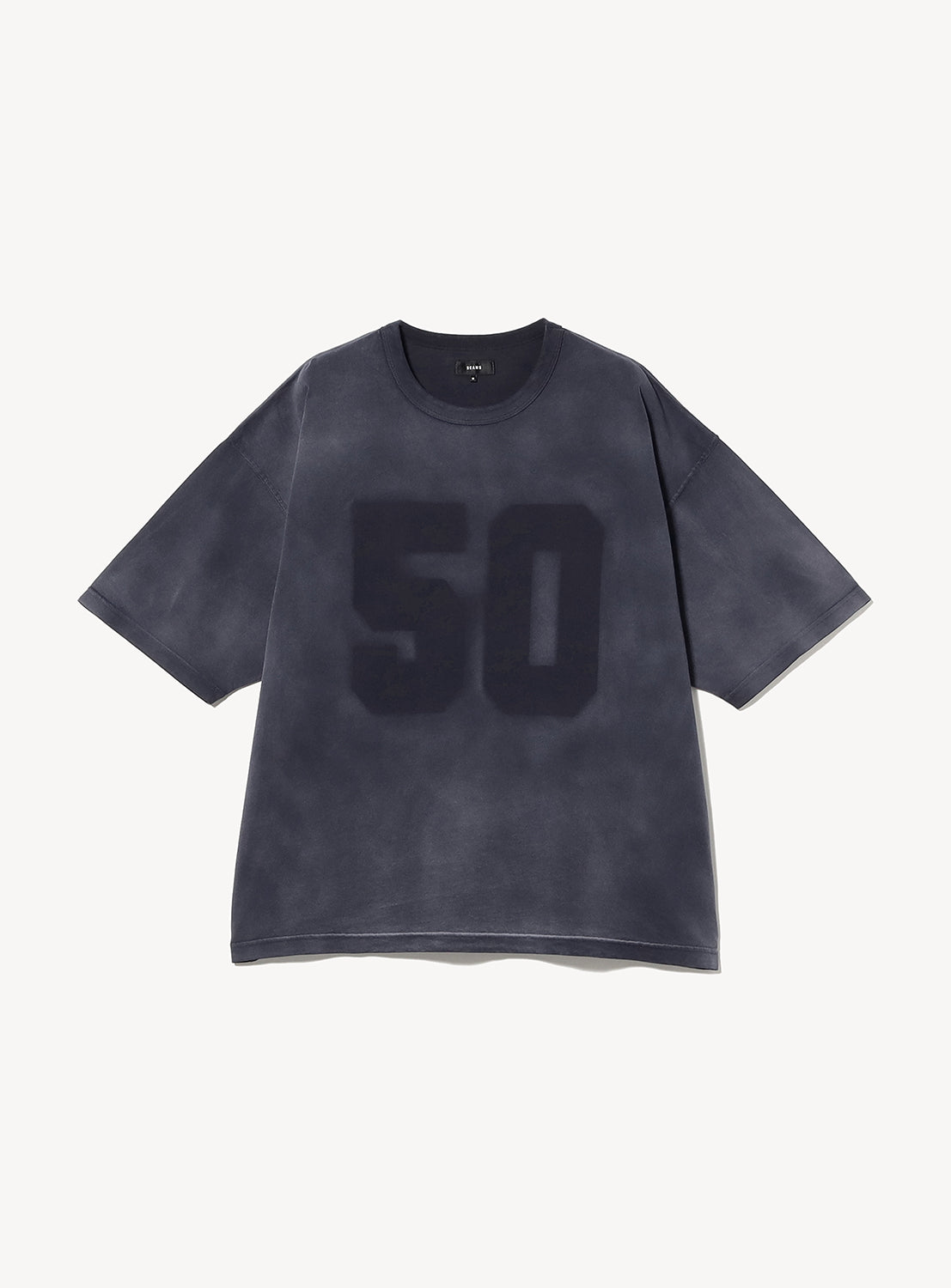 เสื้อยืดคอกลมลายตัวเลขฟอกสี ทรงโอเวอร์ไซส์สั้น