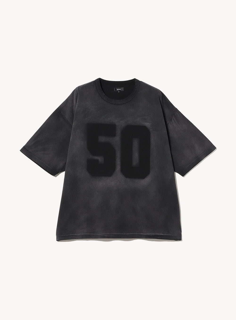 เสื้อยืดคอกลมลายตัวเลขฟอกสีซีด ทรงหลวมครอป