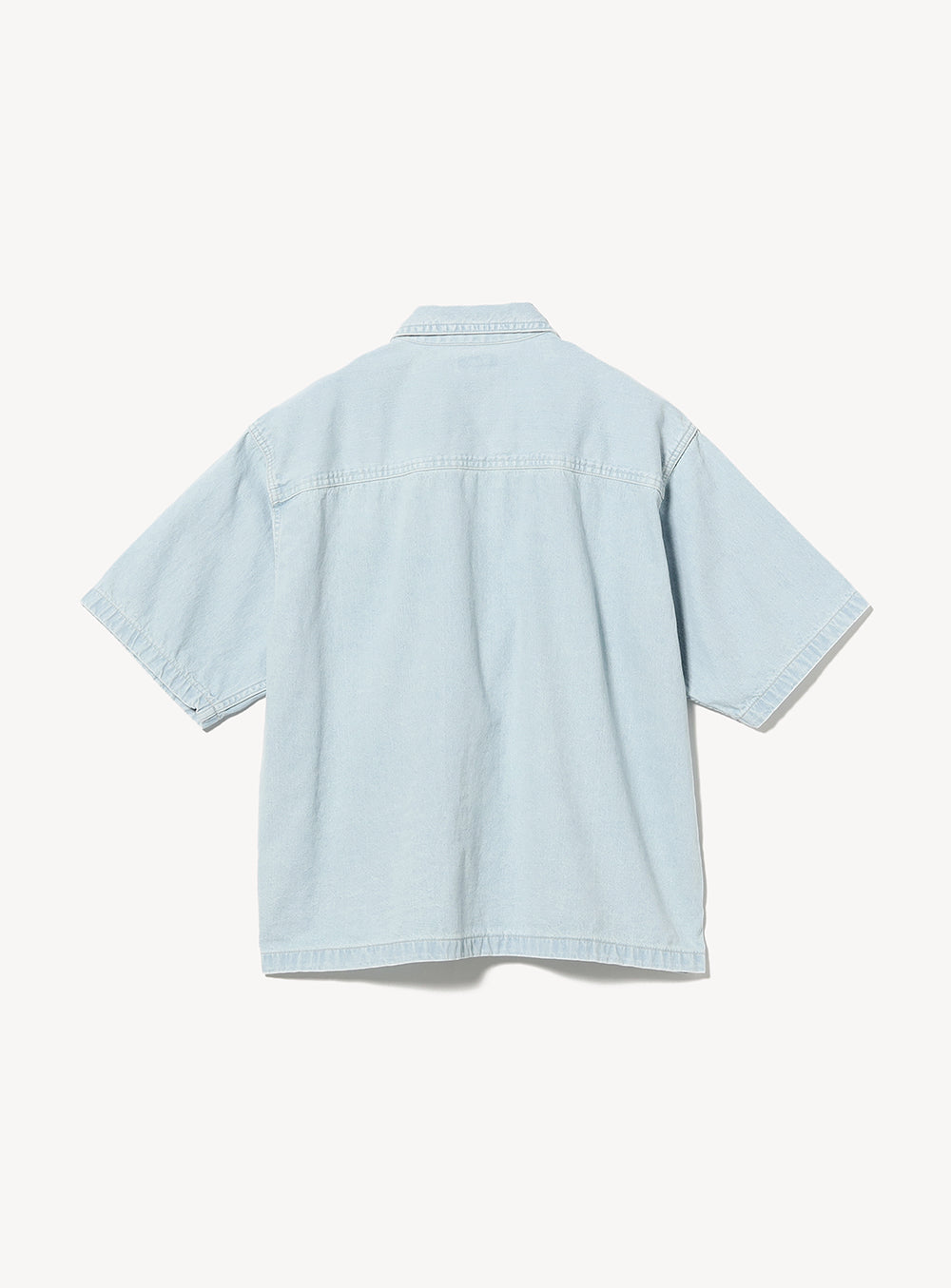 เสื้อเชิ้ตยีนส์ทรงครอปตัวกว้าง