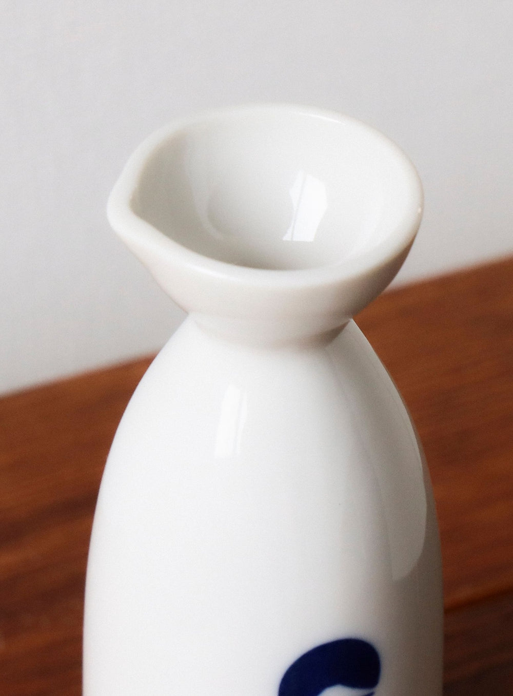 BEAMS JAPAN Logo Tokkuri Sake Carafe (2 Go)